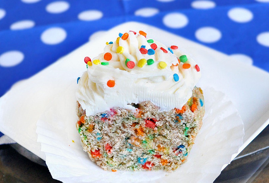 Funfetti Cupcake for One Muffins Cupcakes Mugcakes, Süß bis Pizza, Party Snack