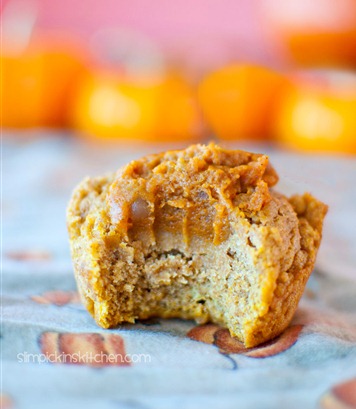 Pumpkin pie stuffed pumpkin muffins!